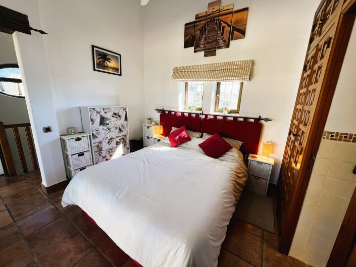 Image No.14-3 Bed Villa / Detached for sale