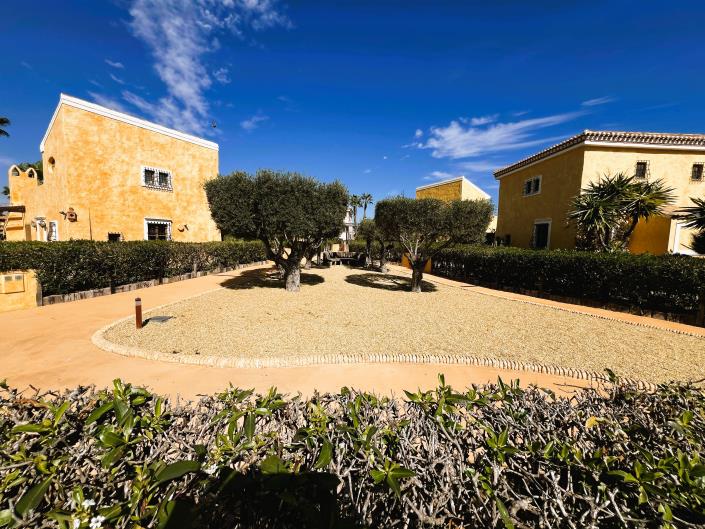 Image No.37-3 Bed Villa / Detached for sale