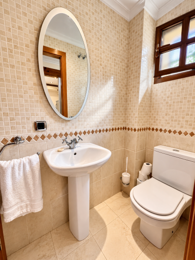 Image No.23-2 Bed Townhouse for sale