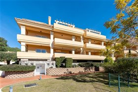 Image No.0-3 Bed Property for sale