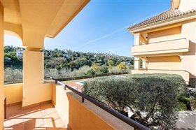 Image No.1-3 Bed Property for sale