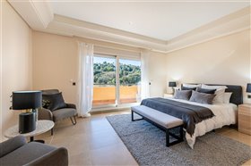 Image No.20-3 Bed Property for sale