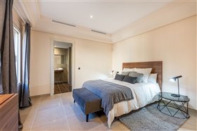 Image No.25-3 Bed Property for sale