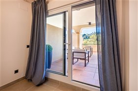 Image No.38-3 Bed Property for sale
