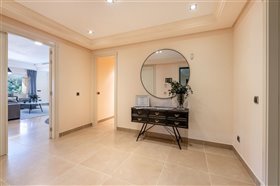 Image No.3-3 Bed Property for sale