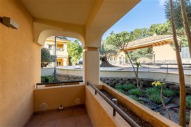 Image No.47-3 Bed Property for sale