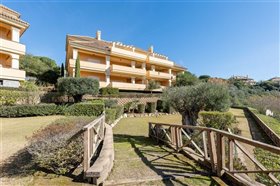 Image No.54-3 Bed Property for sale