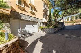 Image No.56-3 Bed Property for sale