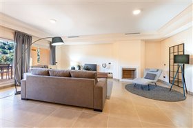 Image No.8-3 Bed Property for sale