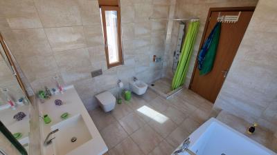 Ensuite-Bathroom-3