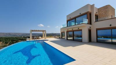 Swimming-pool-area-14