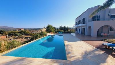 17--Swimming-pool-area-6