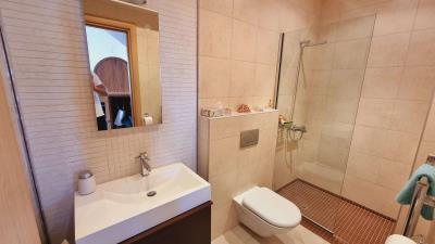 32--Ground-floor-shower