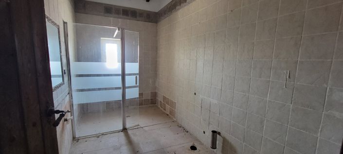 Image No.16-4 Bed Property for sale