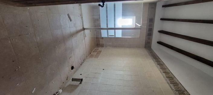 Image No.17-4 Bed Property for sale