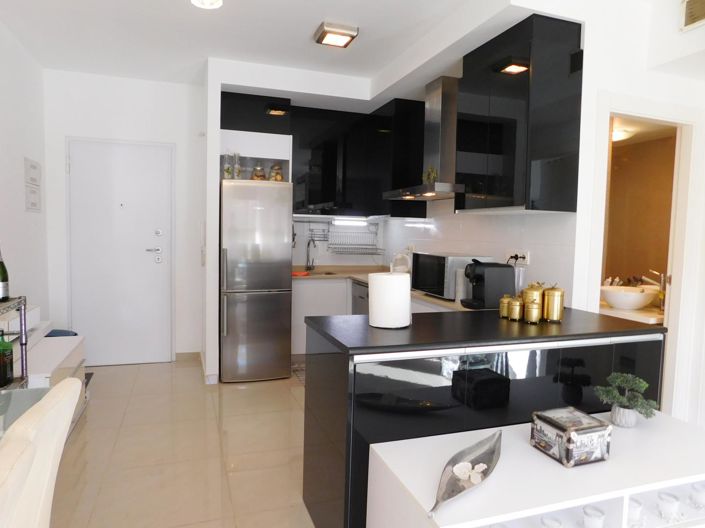 Image No.12-2 Bed Property for sale