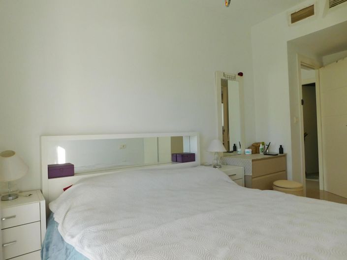 Image No.16-2 Bed Property for sale