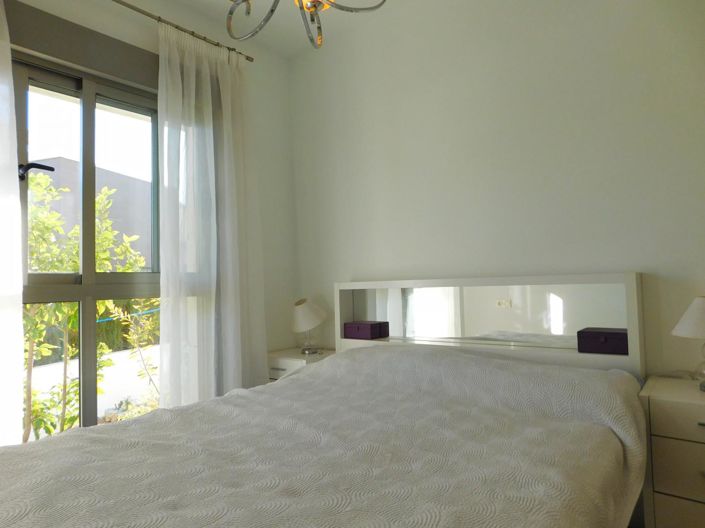 Image No.17-2 Bed Property for sale