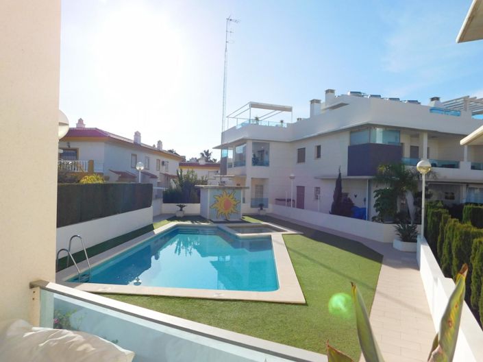 Image No.25-2 Bed Property for sale