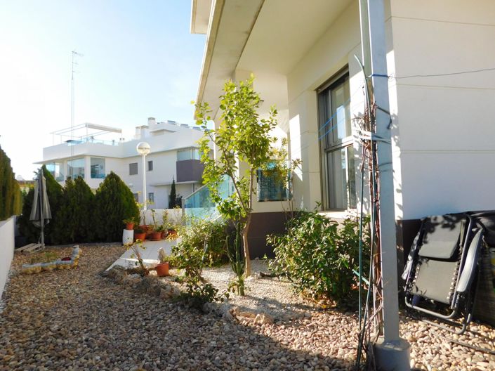 Image No.30-2 Bed Property for sale