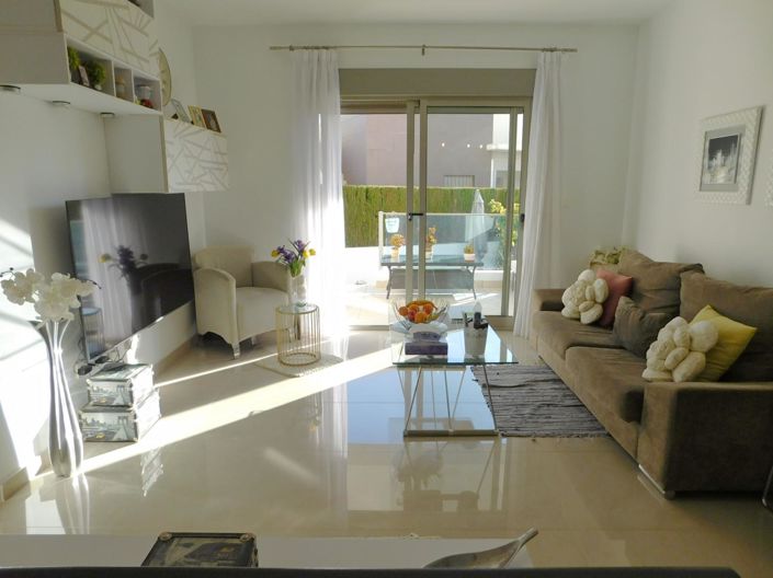 Image No.8-2 Bed Property for sale