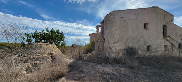 Image No.10-1 Bed Property for sale