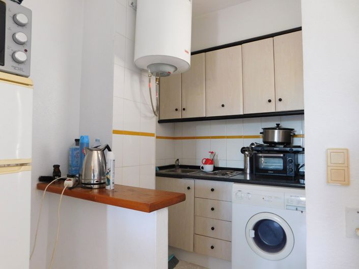 Image No.10-1 Bed Property for sale