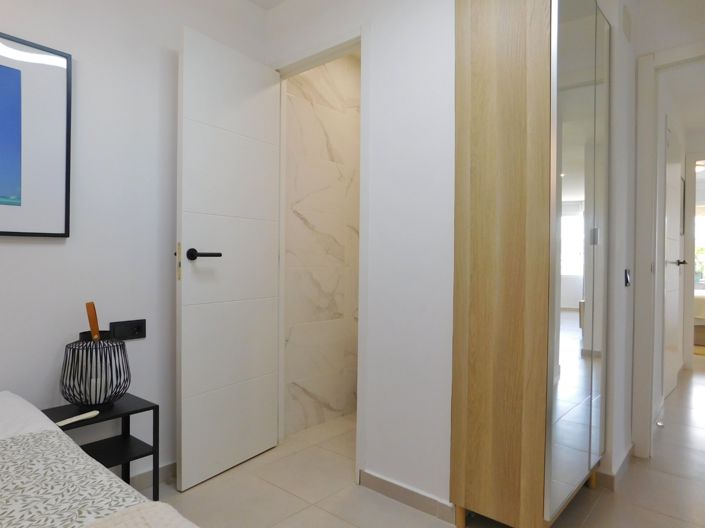 Image No.22-3 Bed Property for sale