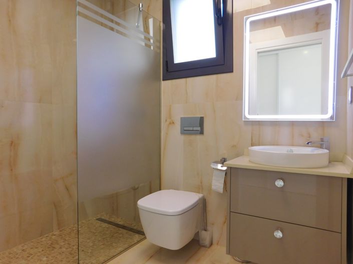 Image No.38-5 Bed Villa for sale