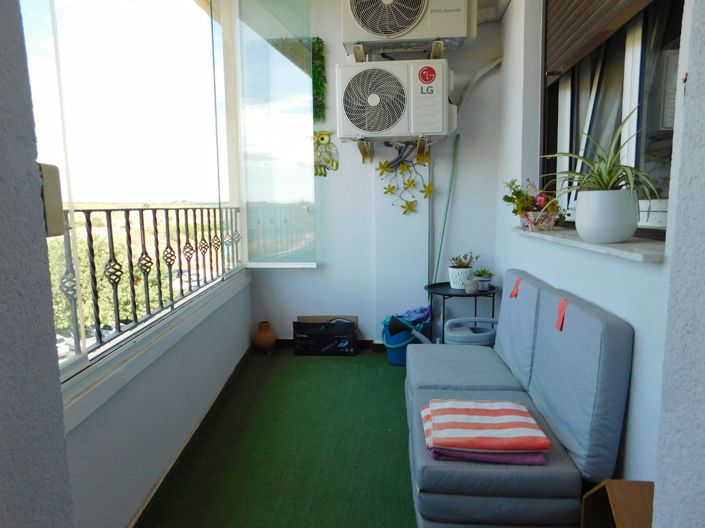 Image No.12-2 Bed Property for sale