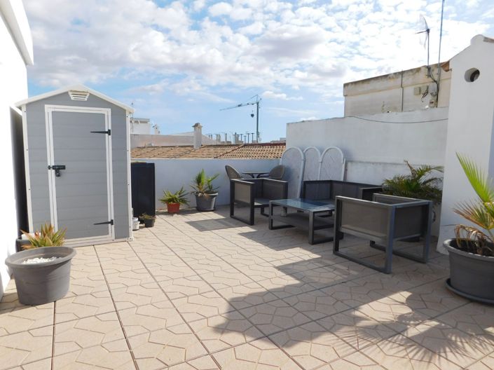 Image No.25-2 Bed Property for sale