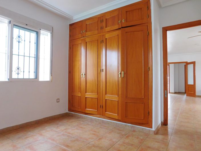 Image No.17-5 Bed Villa for sale