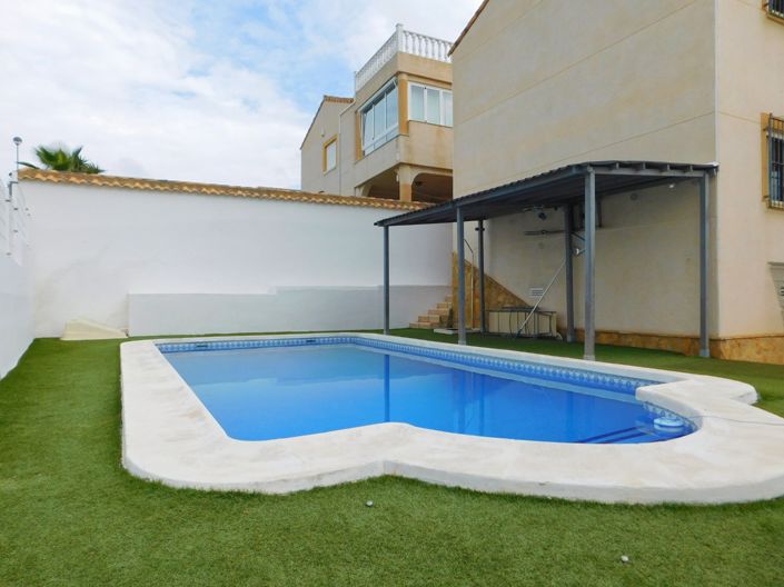 Image No.5-5 Bed Villa for sale