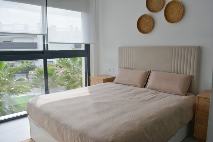 Image No.12-2 Bed Property for sale