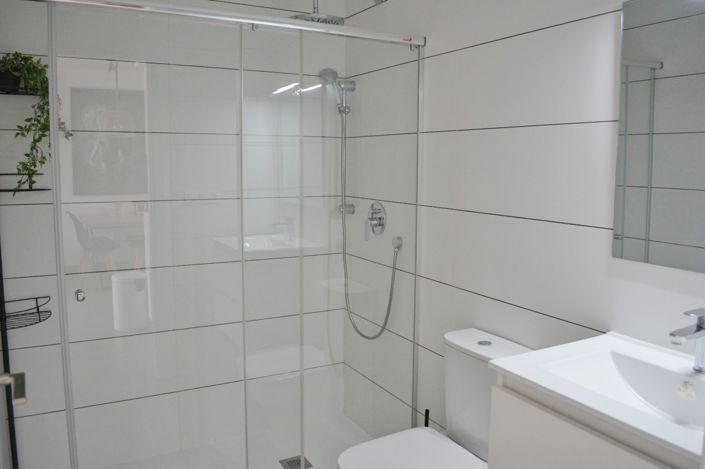 Image No.16-2 Bed Property for sale