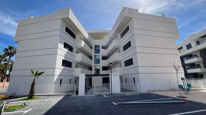 Image No.18-2 Bed Property for sale