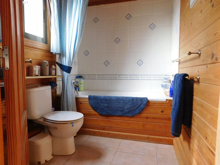 Image No.13-2 Bed Property for sale