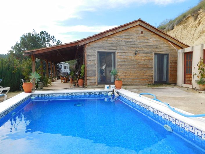 Image No.10-2 Bed Property for sale