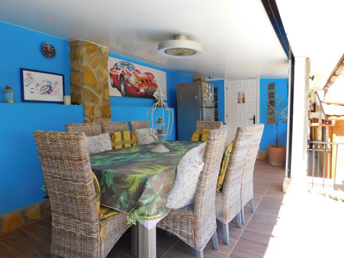 Image No.32-3 Bed Property for sale