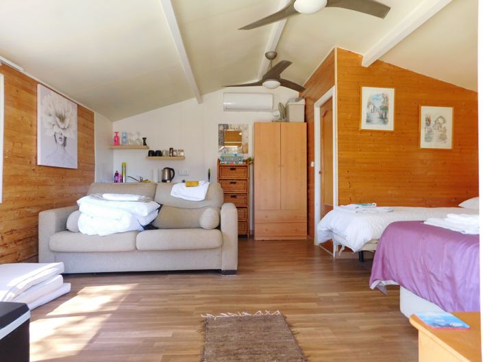 Image No.40-3 Bed Property for sale