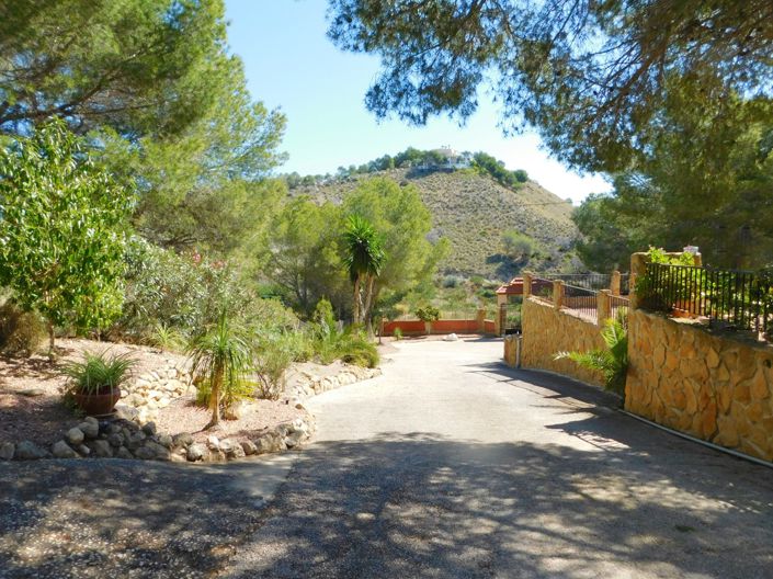 Image No.52-3 Bed Property for sale