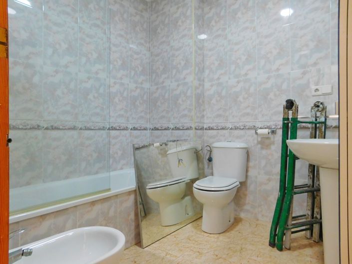 Image No.17-4 Bed Townhouse for sale