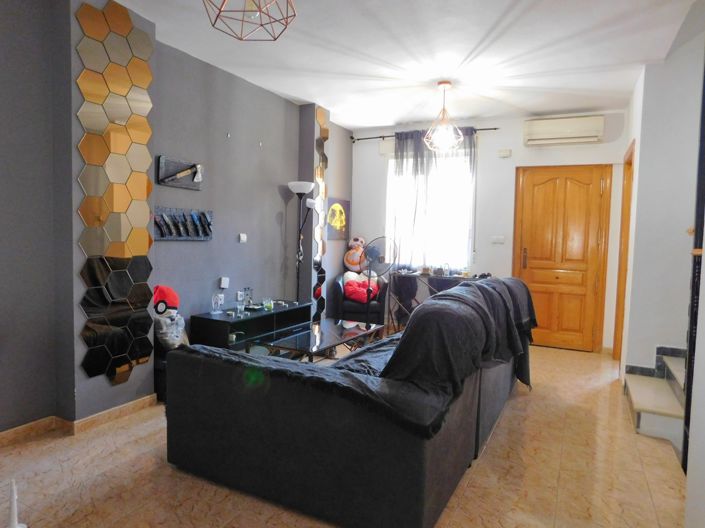 Image No.2-4 Bed Townhouse for sale