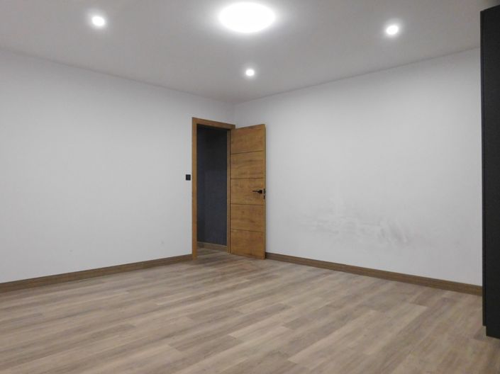 Image No.18-4 Bed Townhouse for sale
