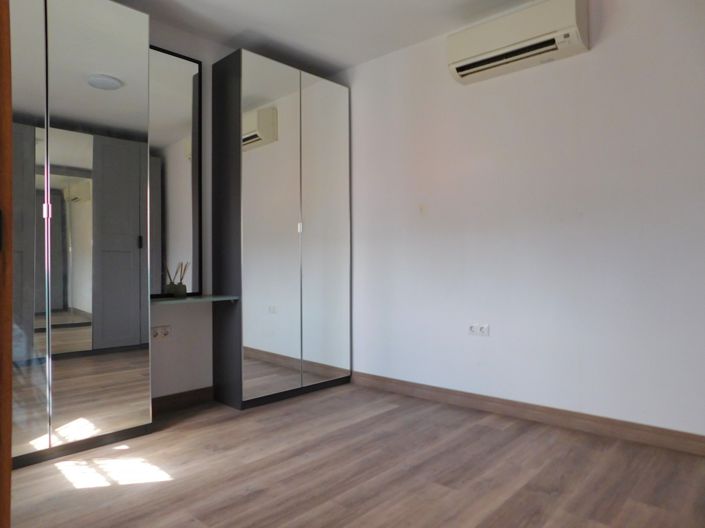 Image No.26-4 Bed Townhouse for sale