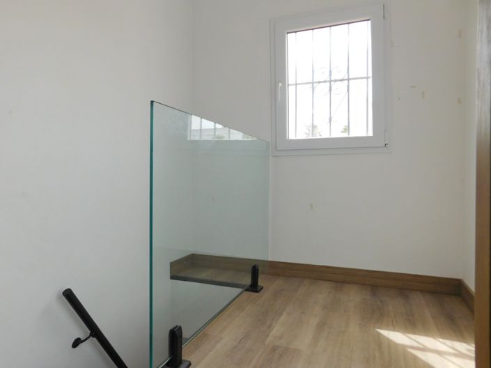 Image No.28-4 Bed Townhouse for sale