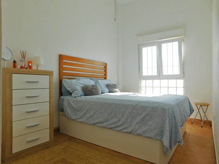 Image No.15-2 Bed Property for sale