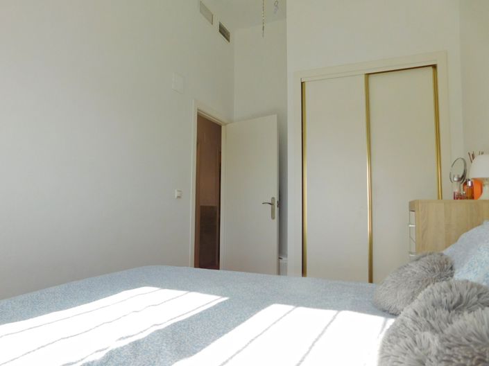 Image No.16-2 Bed Property for sale