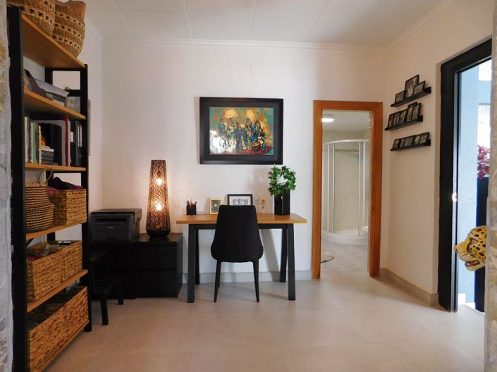 Image No.24-3 Bed Property for sale