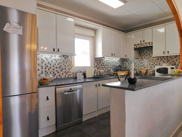 Image No.3-3 Bed Property for sale